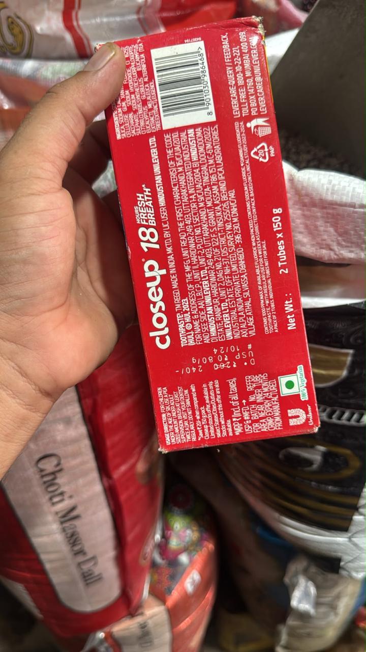 Closeup Red Hot Mega Saver Toothpaste - 2x150g C5001