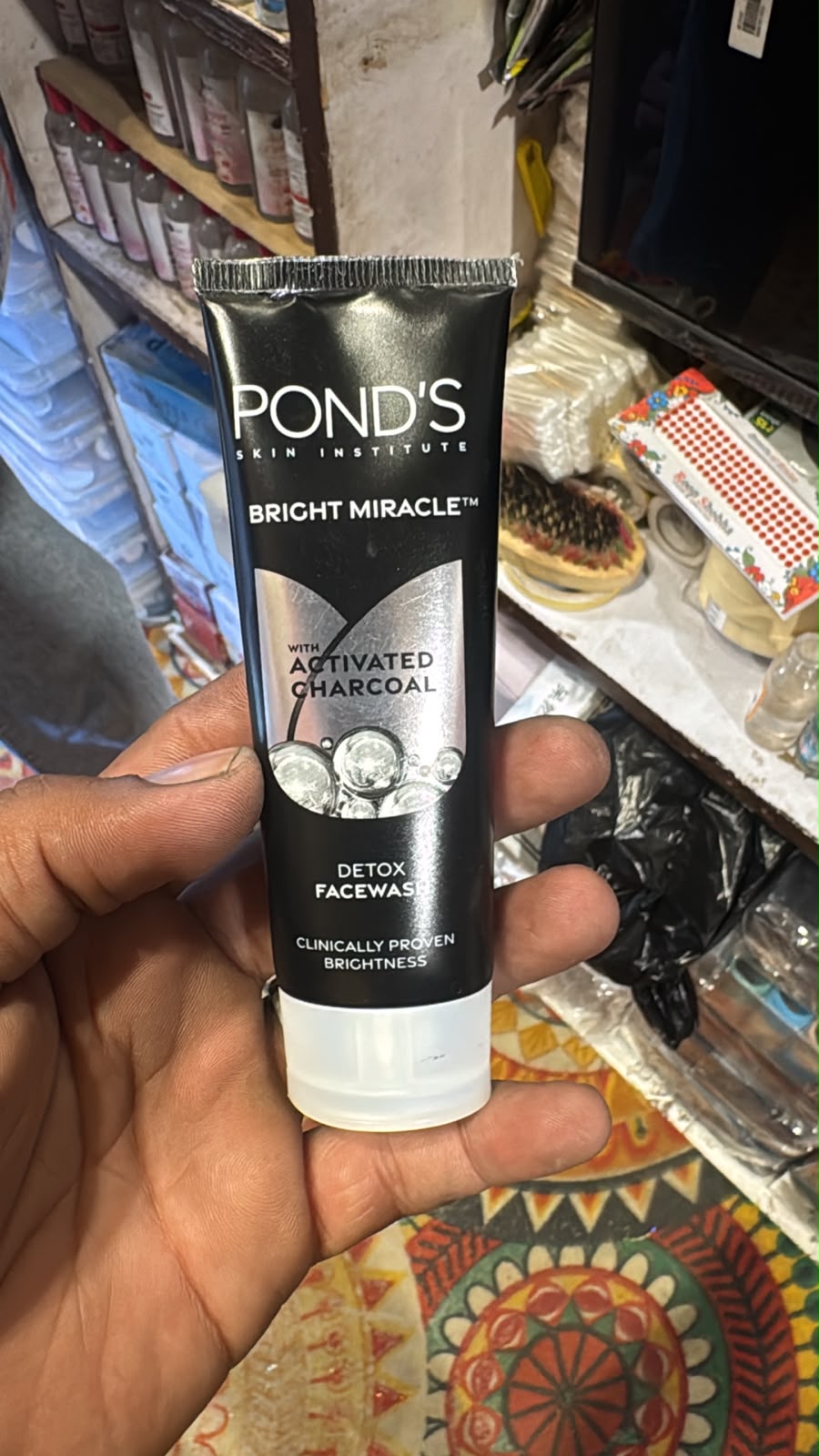 Pond's Bright Miracle Detox Facewash 50 gm back label