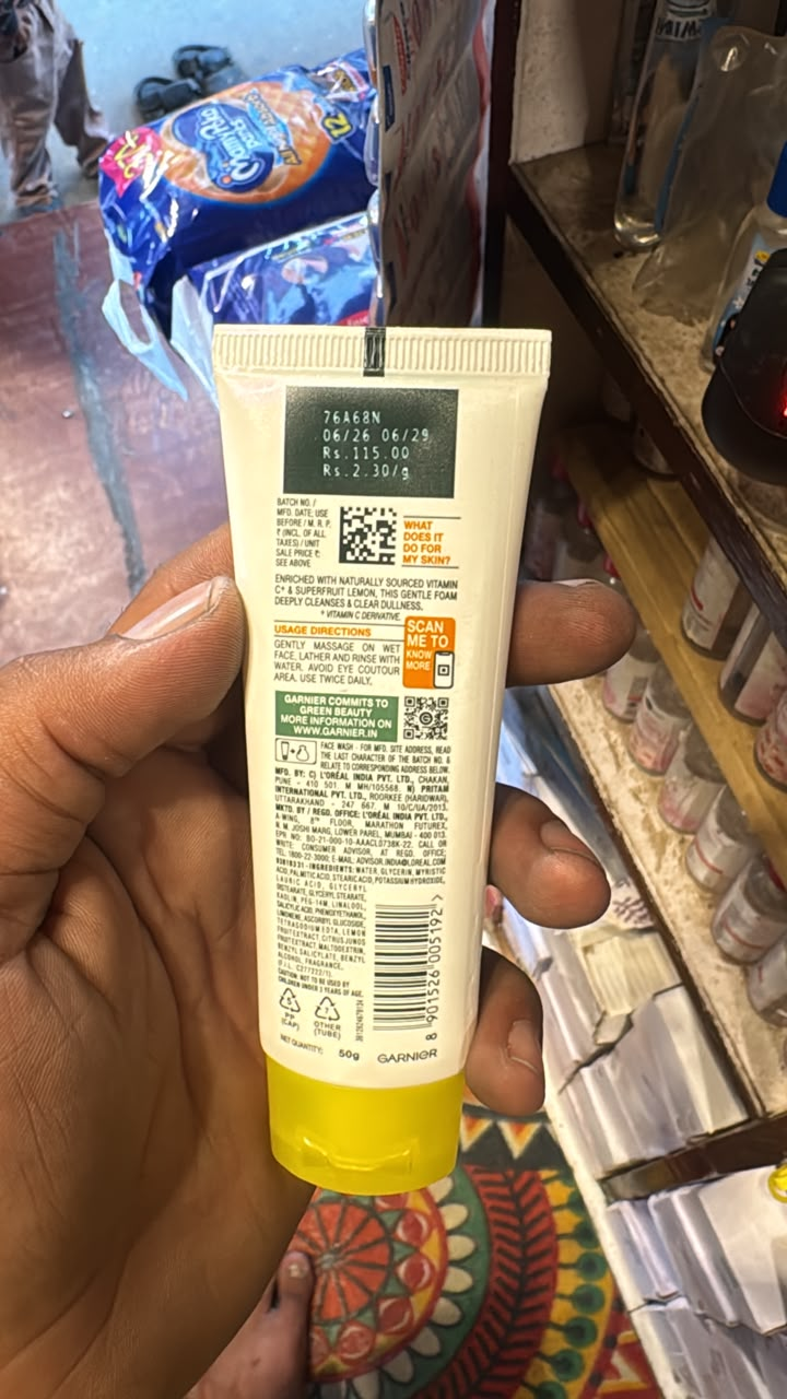 Garnier Bright Complete Vitamin C Plus Face Wash 150 gm front